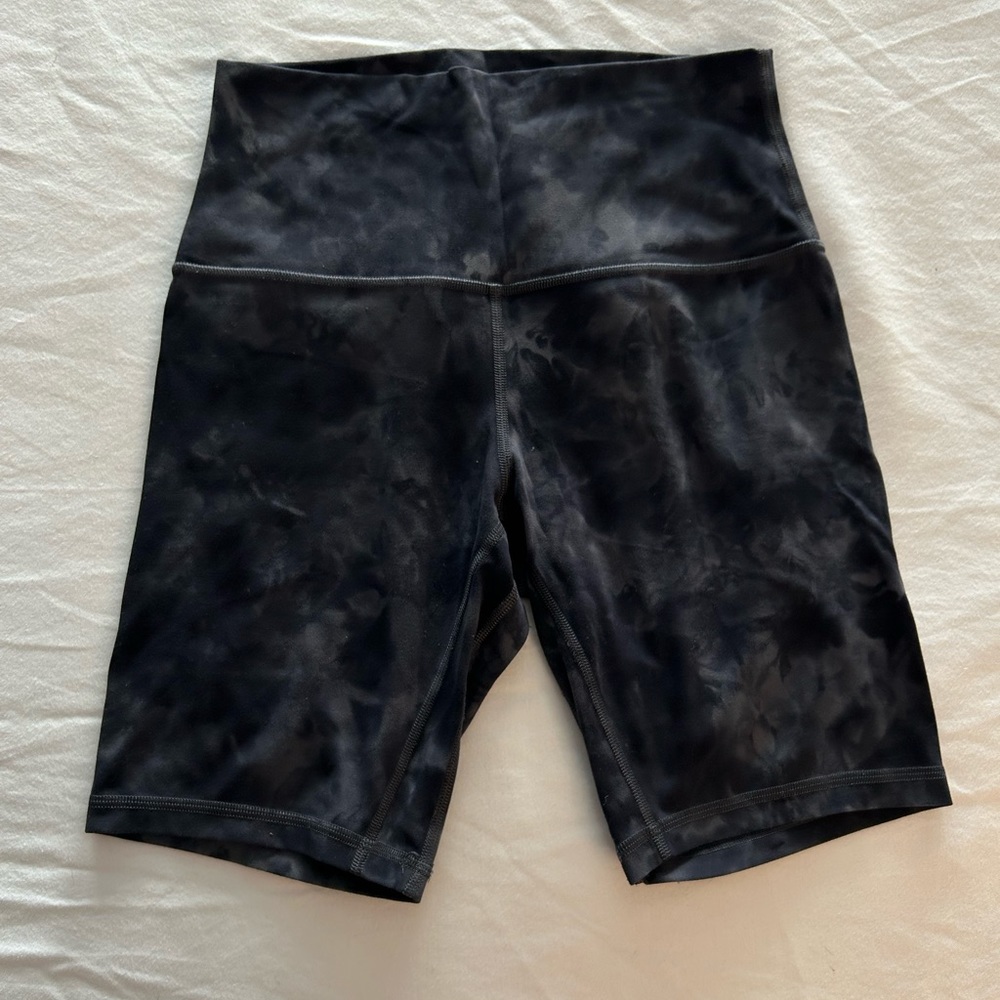 Lululemon Align high-rise short 6 inch. Size 6
